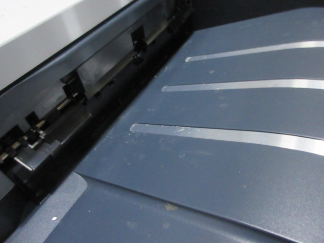 Принтер HP LaserJet Enterprise 700 M712dn (A3, 1200dpi, 40ppm, 512Mb, 3trays 250+250+100, USB2.0/extUSBx2/GigEth/HIP/ePrint, repl. Q7543A, Q7545A) (следы намокания, потертости, грязь.)