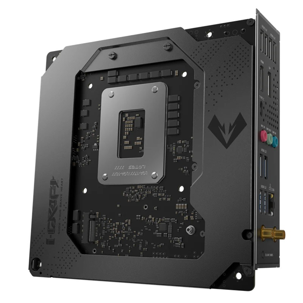 Материнская плата MAXSUN MS-iCraft Z790ITX WIFI, LGA1700, Z790, 2*DDR5, 4*SATA3, 2*M.2, 4*USB 3.2, 4*USB 2.0, Type-C, 1*PCIEx16, HDMI+DP, mITX