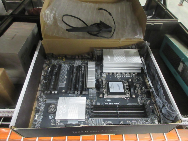 Материнская плата MSI PRO B840-P WIFI ,B840,AM5,4DDR5,5PCI-Ex16,2M.2,4SATA3,2USB10G(1A+1C),5USB5G