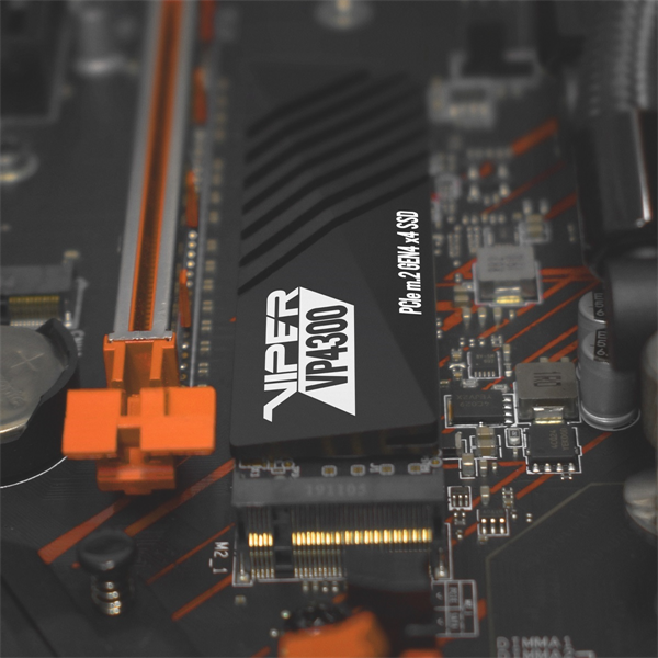 Твердотельный накопитель Patriot Viper VP4300 1TB M.2 2280 NVMe PCIe 4.0 x4 R7400/W5500 TBW 1000TB DRAM-Buffered 3D NAND TLC