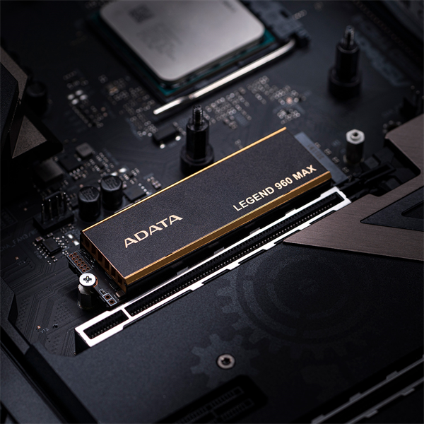 Твердотельный накопитель ADATA LEGEND 960 MAX M.2 2280 NVMe PCIe 4.0 x4 4TB 7400/6800 COLOR BOX